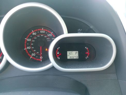 Used 2010 Toyota Matrix FWD image 31