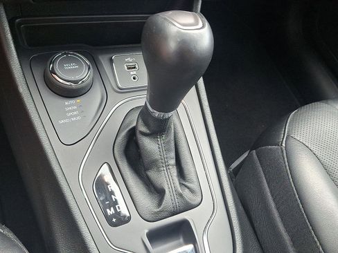 Certified 2022 Jeep Cherokee Latitude Lux image 15