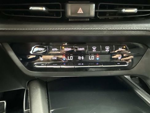 Used 2022 Buick Envision Essence w/ Sport Touring Package FWD image 22