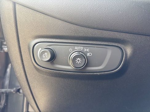 Used 2019 Chevrolet Equinox LT AWD/4WD image 17