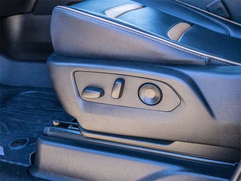 Used 2023 GMC Yukon XL AT4 w/ AT4 Premium Plus Package image 32