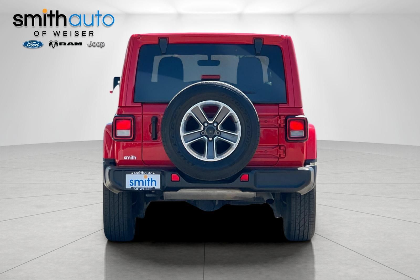 Used 2023 Jeep Wrangler Unlimited Sahara AWD/4WD image 5