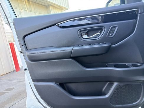 Used 2023 Honda Pilot EX-L image 10