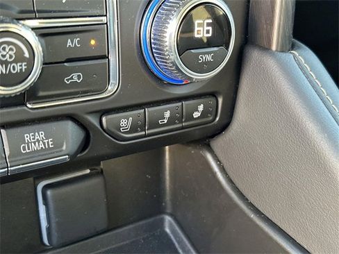 Used 2024 GMC Yukon XL AT4 w/ Technology Package image 37