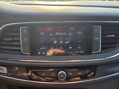 Used 2020 Buick Enclave Essence AWD/4WD image 29