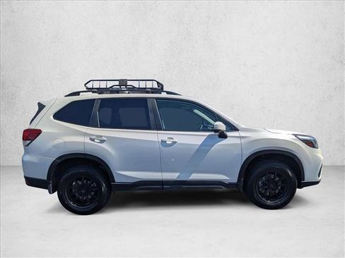 Used 2019 Subaru Forester Premium w/ All-Weather Package AWD/4WD image 4