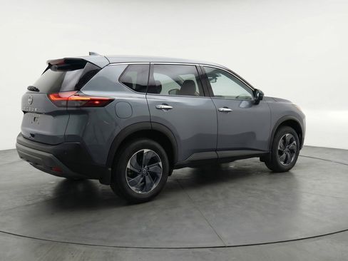 Used 2025 Nissan Rogue SV image 9
