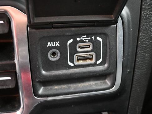 Used 2023 Jeep Wrangler Unlimited Sahara AWD/4WD image 13