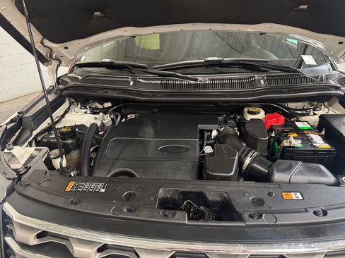 Used 2016 Ford Explorer XLT w/ Equipment Group 202A image 21