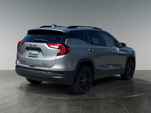 Used 2024 GMC Terrain SLE w/ Driver Convenience Package AWD/4WD image 9