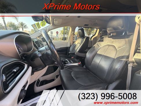 Used 2019 Chrysler Pacifica Touring-L w/ Advanced Safetytec Group FWD image 19