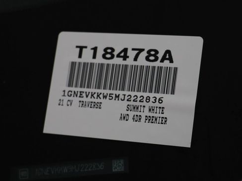 Used 2021 Chevrolet Traverse Premier w/ Redline Edition image 27