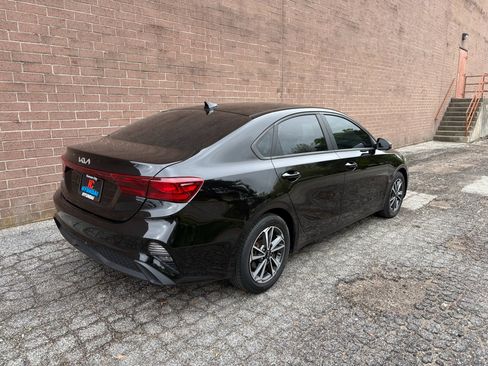 Used 2023 Kia Forte LXS w/ LXS Technology Package FWD image 5
