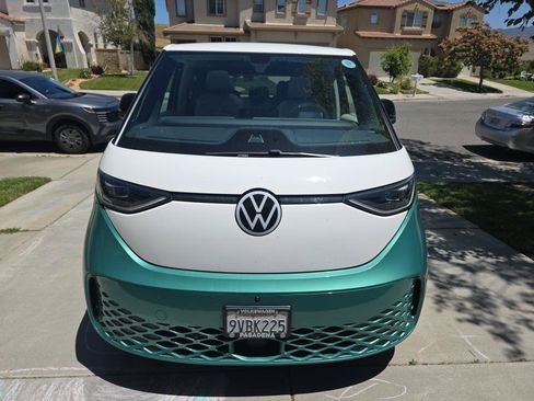Certified 2025 Volkswagen ID. Buzz 1st Edition RWD image 3