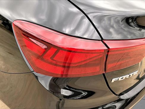 Used 2024 Kia Forte LXS FWD image 17