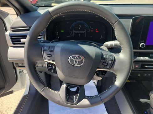 Certified 2025 Toyota Camry SE w/ Convenience Package image 16