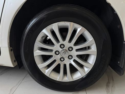 Used 2016 Toyota Sienna XLE w/ XLE Navigation Package FWD image 9