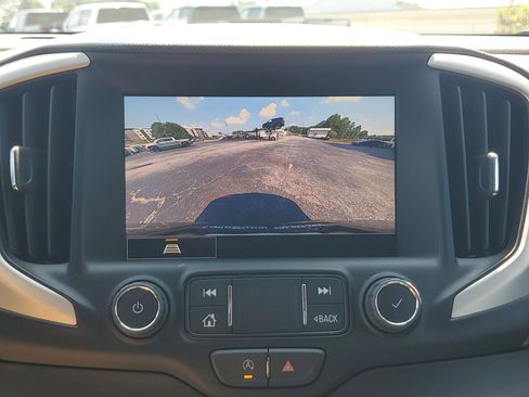 Used 2024 GMC Terrain SLT image 28