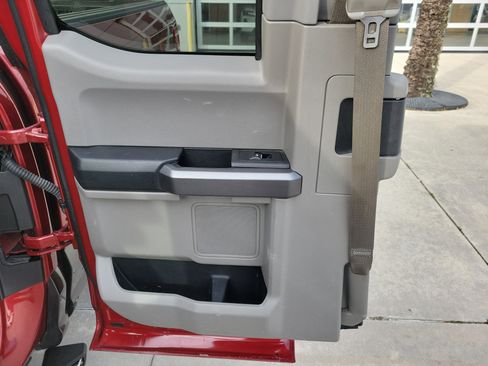 Used 2017 Ford F150 XLT w/ Equipment Group 302A Luxury image 28