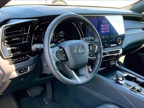 Used 2025 Lexus RX 350 Premium w/ Accessory Package (Z1) image 18