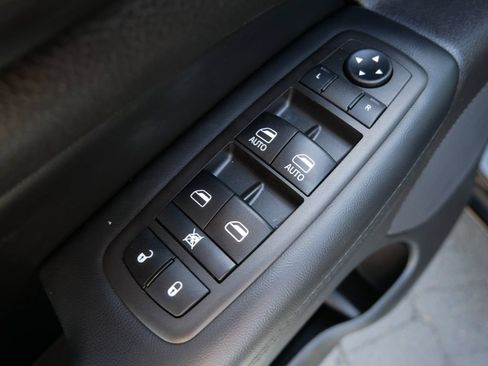 Used 2021 Jeep Grand Cherokee Laredo X AWD/4WD image 13