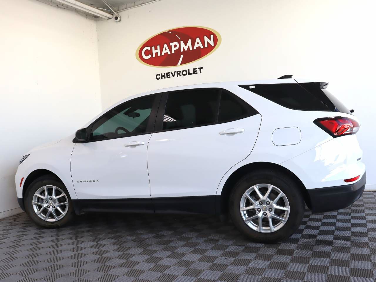 Certified 2024 Chevrolet Equinox LS w/ Driver Confidence II Package FWD image 3