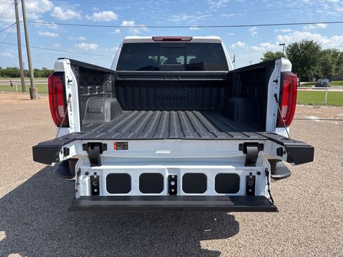 New 2026 GMC Sierra 1500 SLT AWD/4WD image 32
