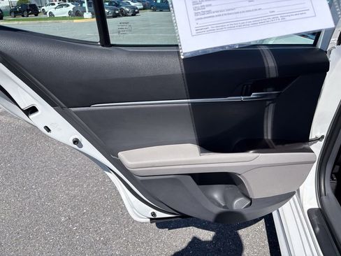 Used 2022 Toyota Camry SE FWD image 40