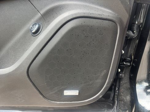 Used 2023 GMC Acadia AT4 w/ Technology Package image 26