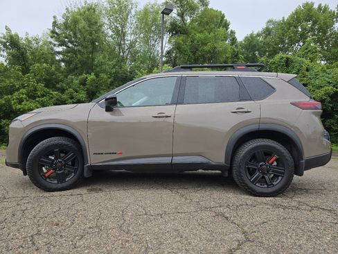 Used 2025 Nissan Rogue SV w/ Rock Creek Premium Package AWD/4WD image 17