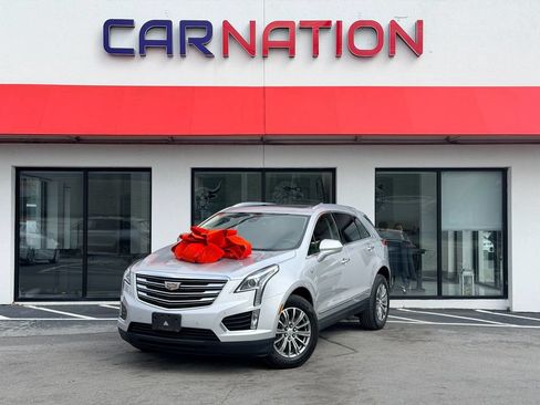 Used 2019 Cadillac XT5 Luxury AWD/4WD image 2