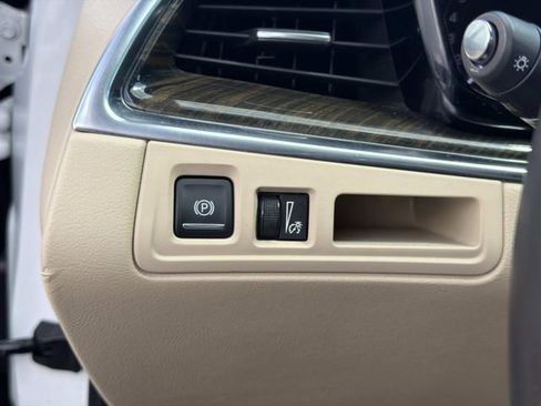 Used 2017 Cadillac XT5 FWD image 26