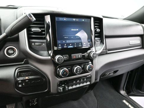 Used 2022 RAM 2500 Big Horn w/ Level A Equipment Group AWD/4WD image 17