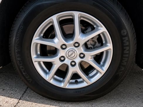 Used 2024 Chrysler Pacifica Touring-L FWD image 13