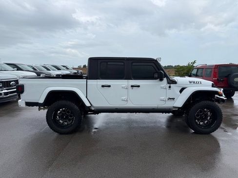 Used 2023 Jeep Gladiator Sport AWD/4WD image 14