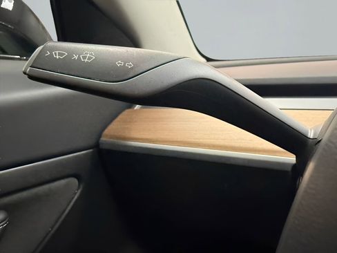 Used 2020 Tesla Model 3 Standard Range Plus RWD image 19