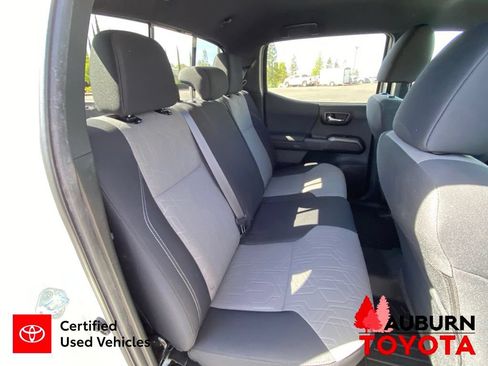 Certified 2022 Toyota Tacoma TRD Off-Road AWD/4WD image 20