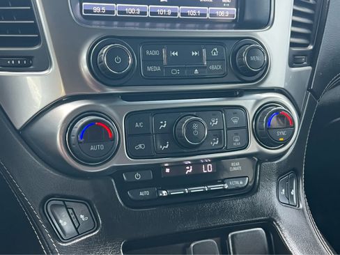 Used 2018 Chevrolet Suburban LT image 40