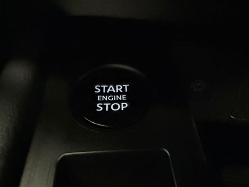 Used 2026 Nissan Kicks SR image 31