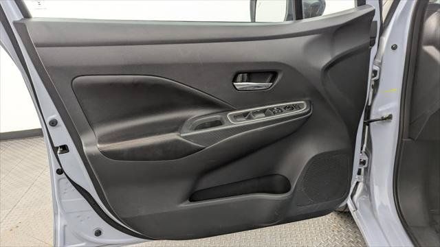 Used 2024 Nissan Versa SR FWD image 13