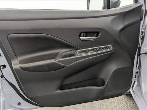 Used 2024 Nissan Versa SR FWD image 13