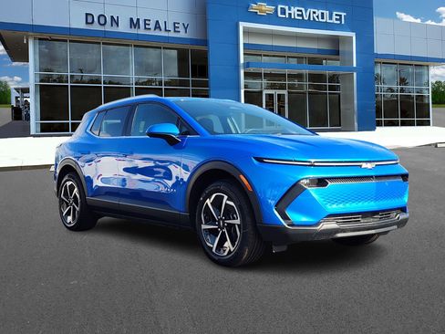 New 2026 Chevrolet Equinox EV LT image 1