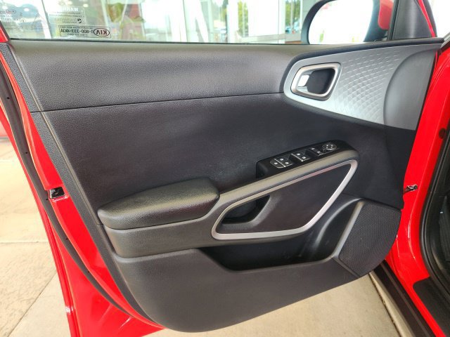 Used 2021 Kia Soul LX FWD image 13