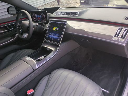 Used 2025 Mercedes-Benz S 63 AMG S image 33