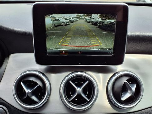 Used 2017 Mercedes-Benz GLA 250 4MATIC image 20