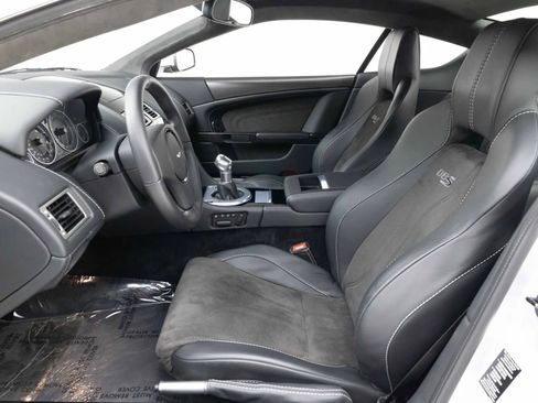 Used 2009 Aston Martin DBS Coupe RWD image 9