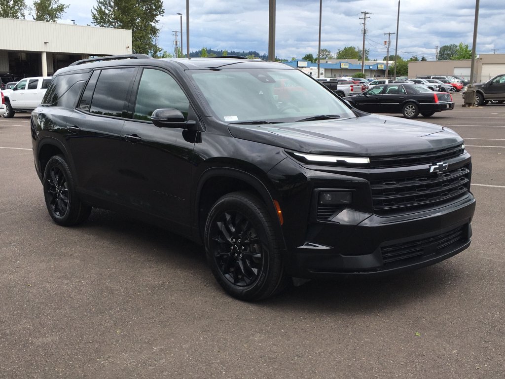 Used 2024 Chevrolet Traverse LT w/ Midnight/Sport Edition AWD/4WD image 10