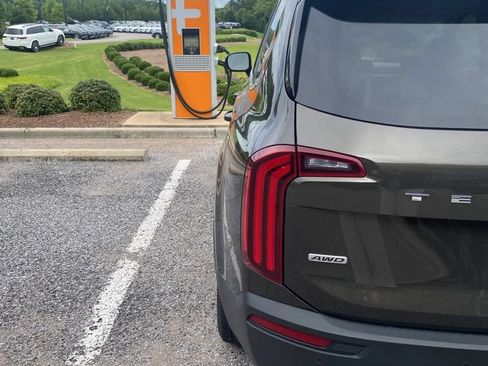 Used 2021 Kia Telluride EX AWD/4WD image 9