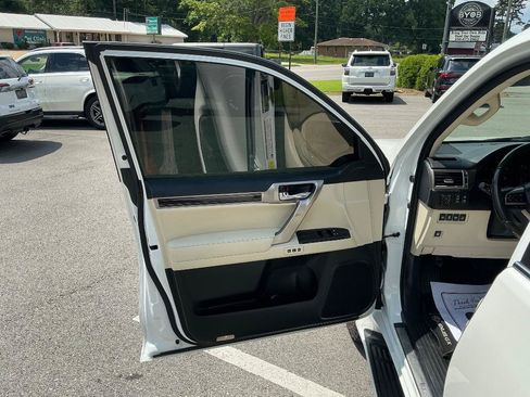 Used 2020 Lexus GX 460 Luxury w/ Off Road Package AWD/4WD image 17