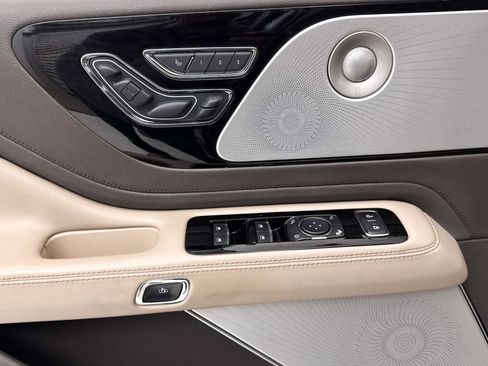 Used 2021 Lincoln Aviator Reserve w/ Equipment Group 201A image 28